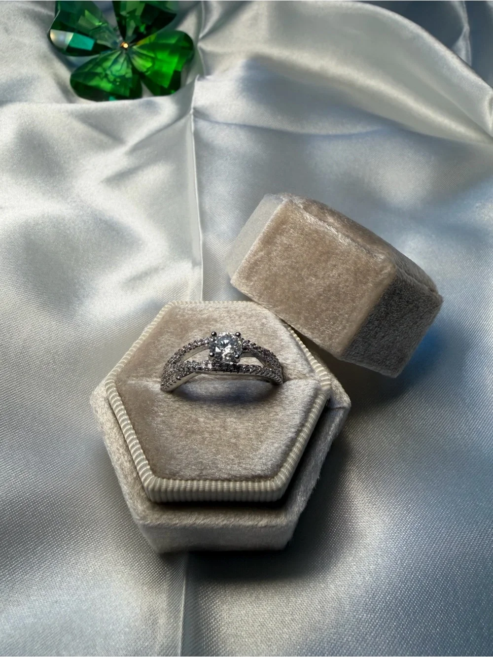 1 Ct Moissanite|Size 8|925 Sterling Silver|Twisted Pave Band|D Color|GRA|NEW